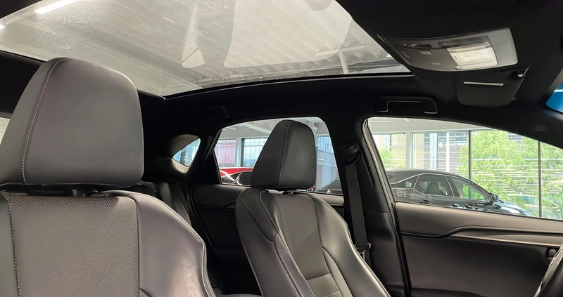 Lexus NX cena 128000 przebieg: 142270, rok produkcji 2017 z Gostyń małe 301